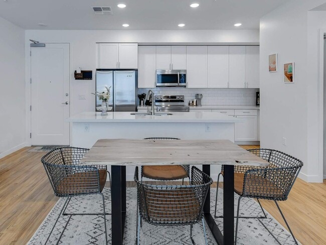 Acacia dining room - Culdesac Tempe