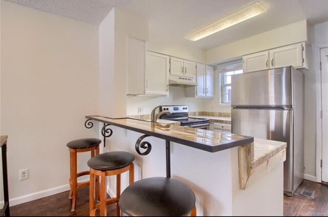 Building Photo - Charming Two-story, 1 bed, 1 Bath Townhome...