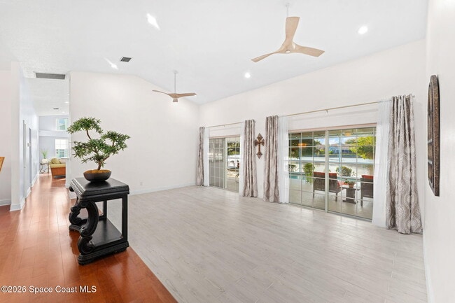 Building Photo - 662 Rossmoor Cir