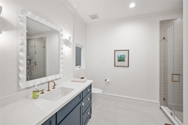 Building Photo - 1235 Wynden Oaks Garden Dr