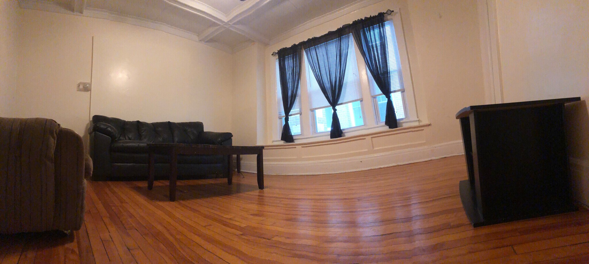 Building Photo - 1526 E Genesee St