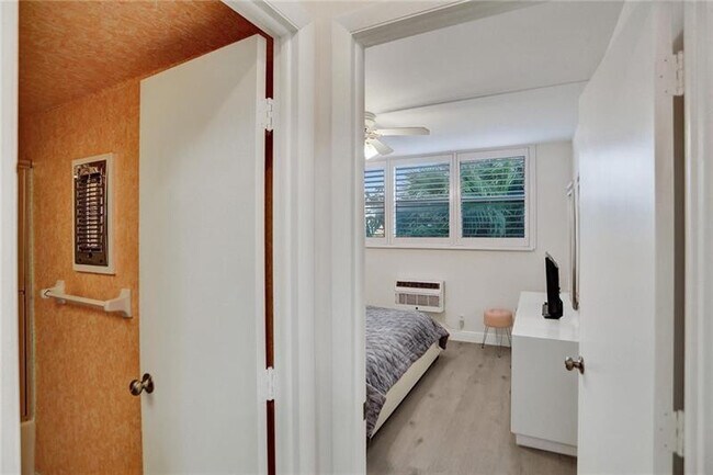 Building Photo - 101 N Birch Rd