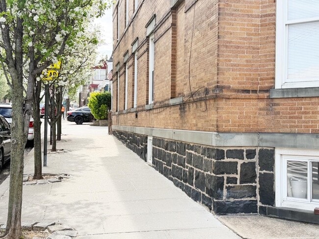 Building Photo - 1918 Kerrigan Ave