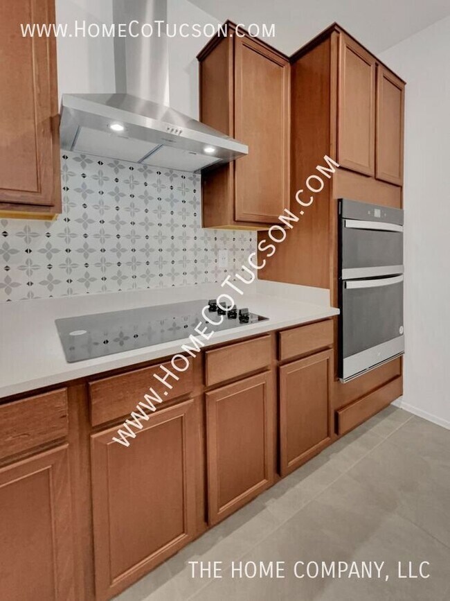 Building Photo - 5618 W Monterey Dr