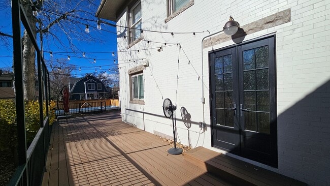 Building Photo - Modern Park Hill Home