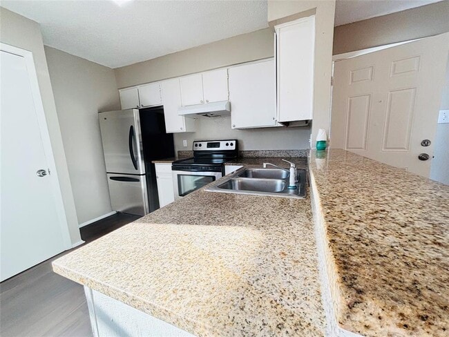 Building Photo - 10211 Brownie Dr