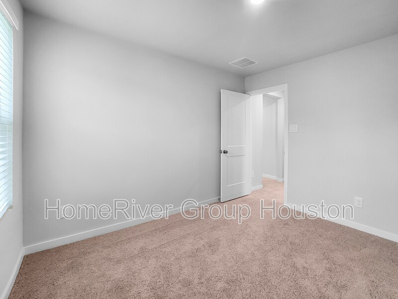 Building Photo - 10750 Red Flagstone Dr