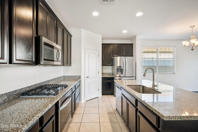 Building Photo - 2814 W Apollo Rd