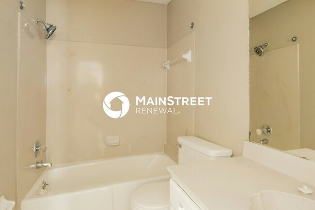 Building Photo - 4 Bedroom Pet-Friendly Home in Cordova, TN with Main Street Renewal