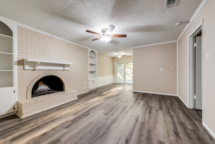 Living Room - 532 Billie Ruth Ln