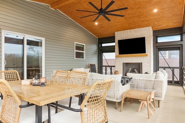 Building Photo - 6127 Prickly Lp