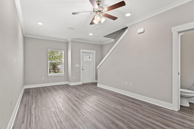 Building Photo - 318 Date Palm Ln