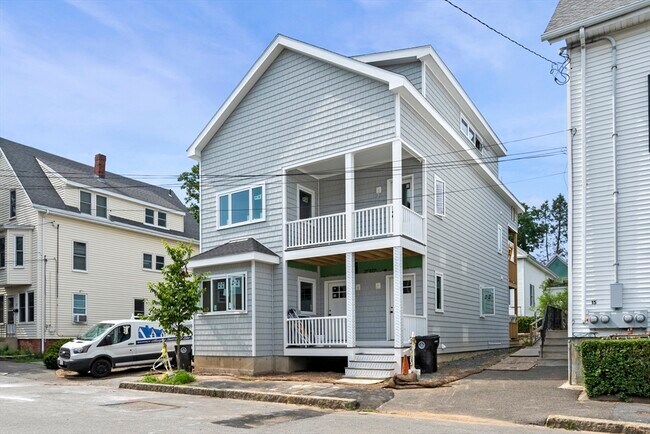 Primary Photo - 13 Willow Ave