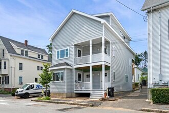 Building Photo - 13 Willow Ave