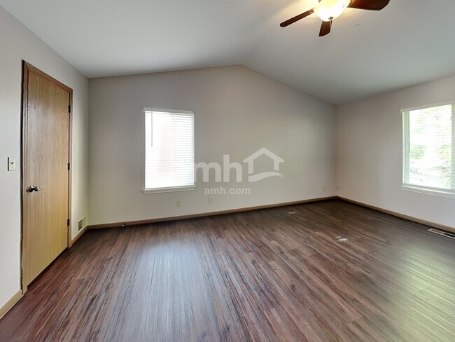 Building Photo - 20947 Barrington Ln