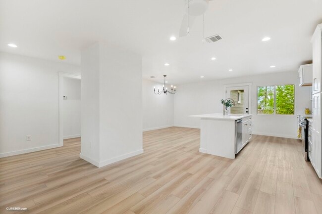 Building Photo - 381 Perryman St
