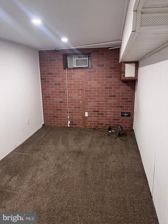 Building Photo - 4737 Vista St