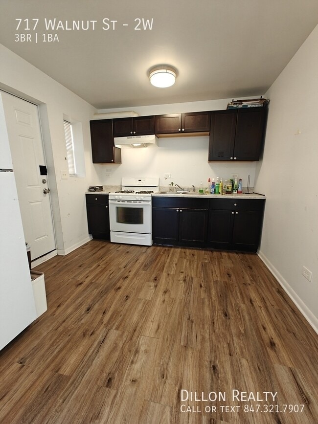 Building Photo - 717 Walnut St