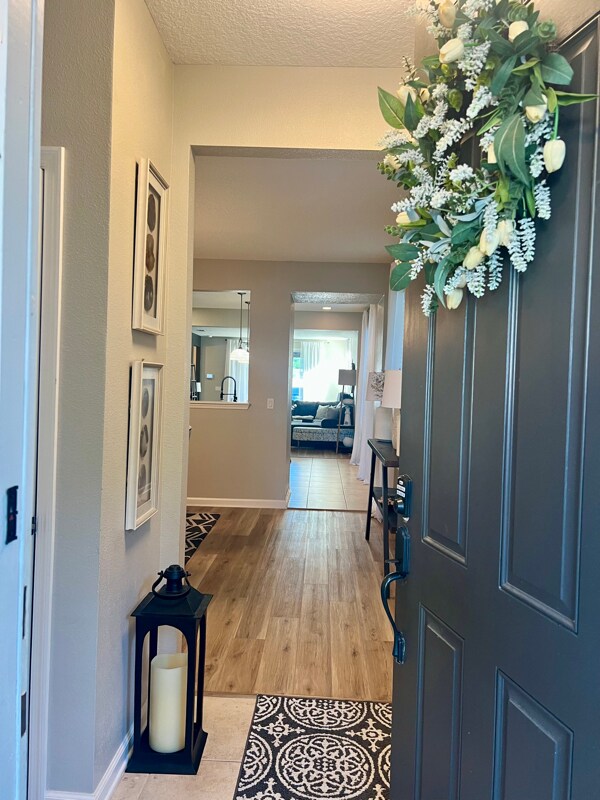 Building Photo - 700 Briar View Dr