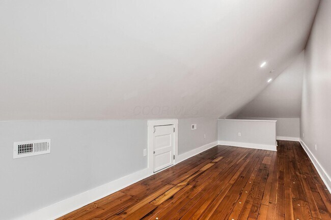 Building Photo - 1013 E Rich St