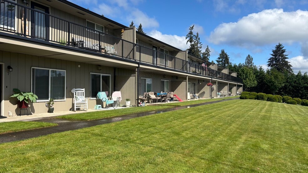 Building Photo - 7800 Stinson Ave