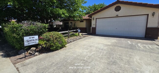 Building Photo - 3 bedroon 2 bath home