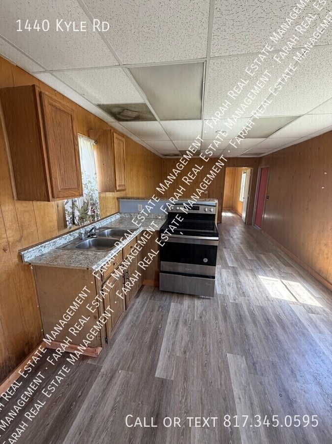 Building Photo - 1440 Kyle Rd