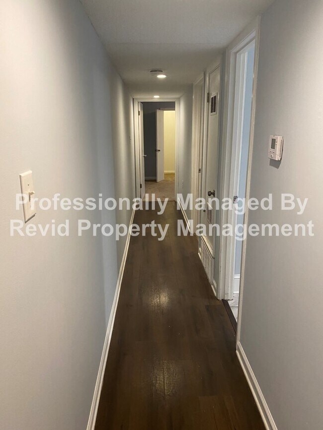 Building Photo - 36 N Auburndale St