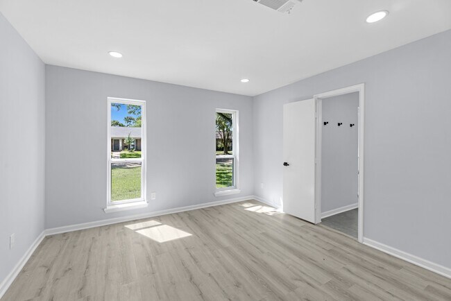 Building Photo - 11402 Ash Creek Dr