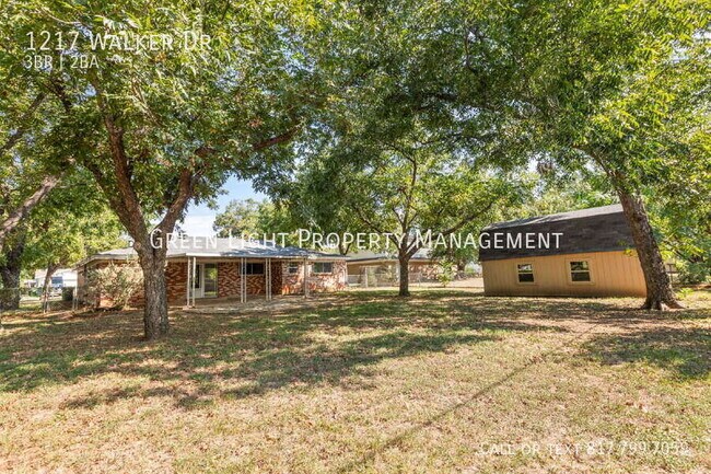 Building Photo - 1217 Walker Dr