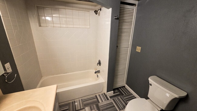 Building Photo - 11734 82nd Ave NE