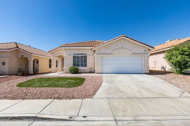 Building Photo - Beautifully updated 3-bedroom home offerin...