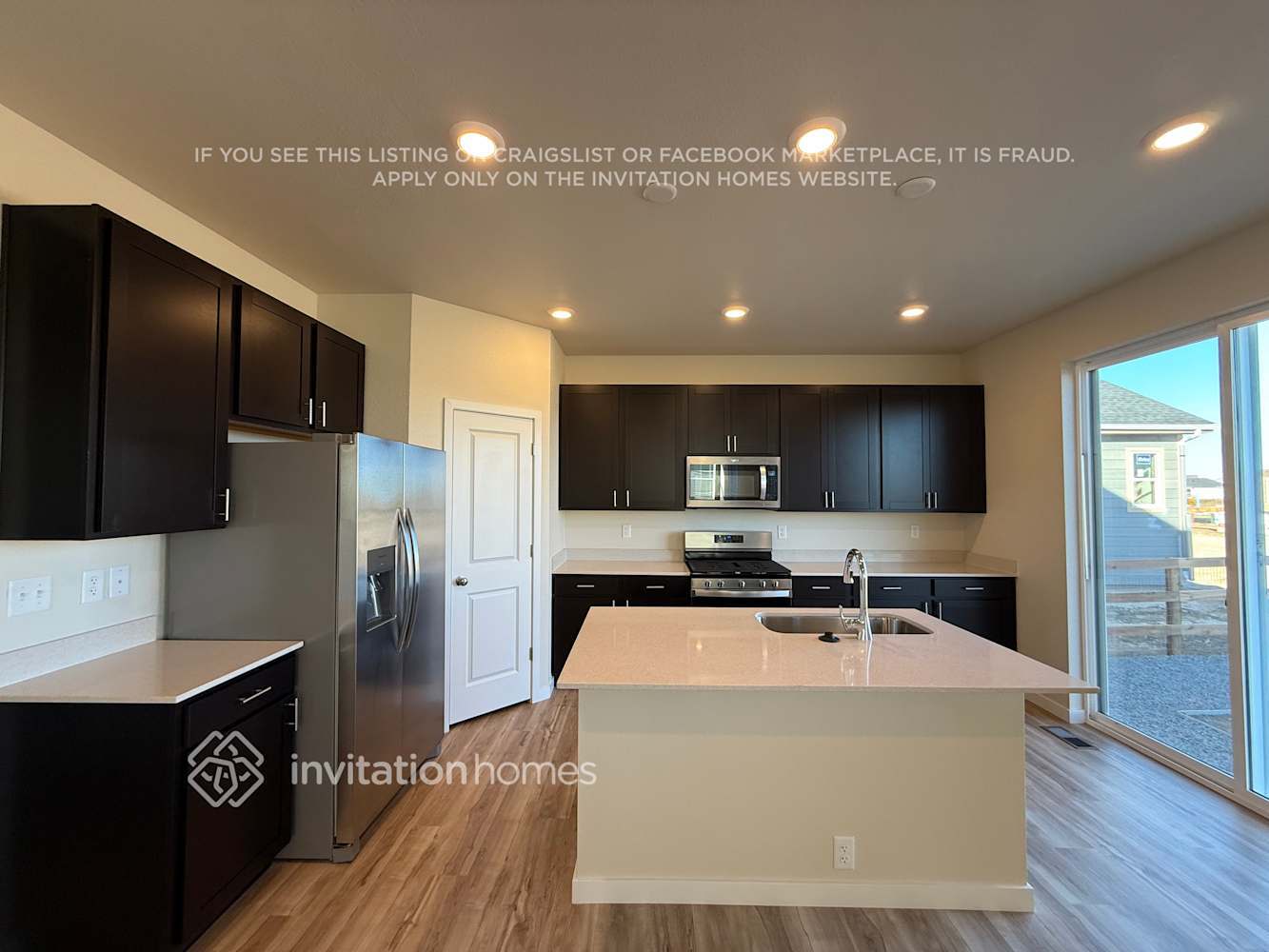 Building Photo - 850 Mesic Ln