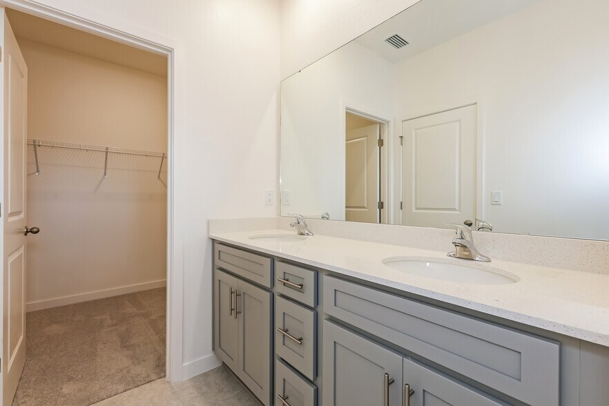 Building Photo - 1462 Tristar Dr