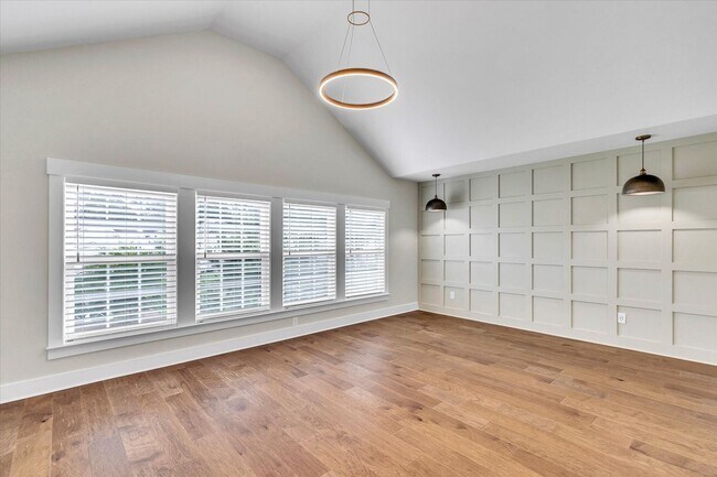 Building Photo - 158 Bluffside Cir