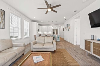 Building Photo - 504 Lyndell Ln