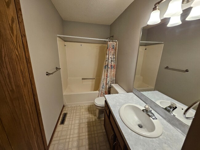 Building Photo - 2421 Grenadier Ave N