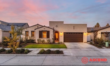 Building Photo - Beautiful 3-Bedroom Home in desired Highgate Community with Pool & Full Appliances!