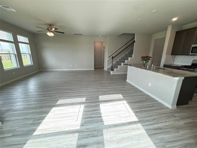 Building Photo - 27231 Blue Pool Dr