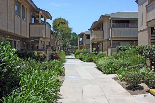 Building Photo - Tustin Gardens