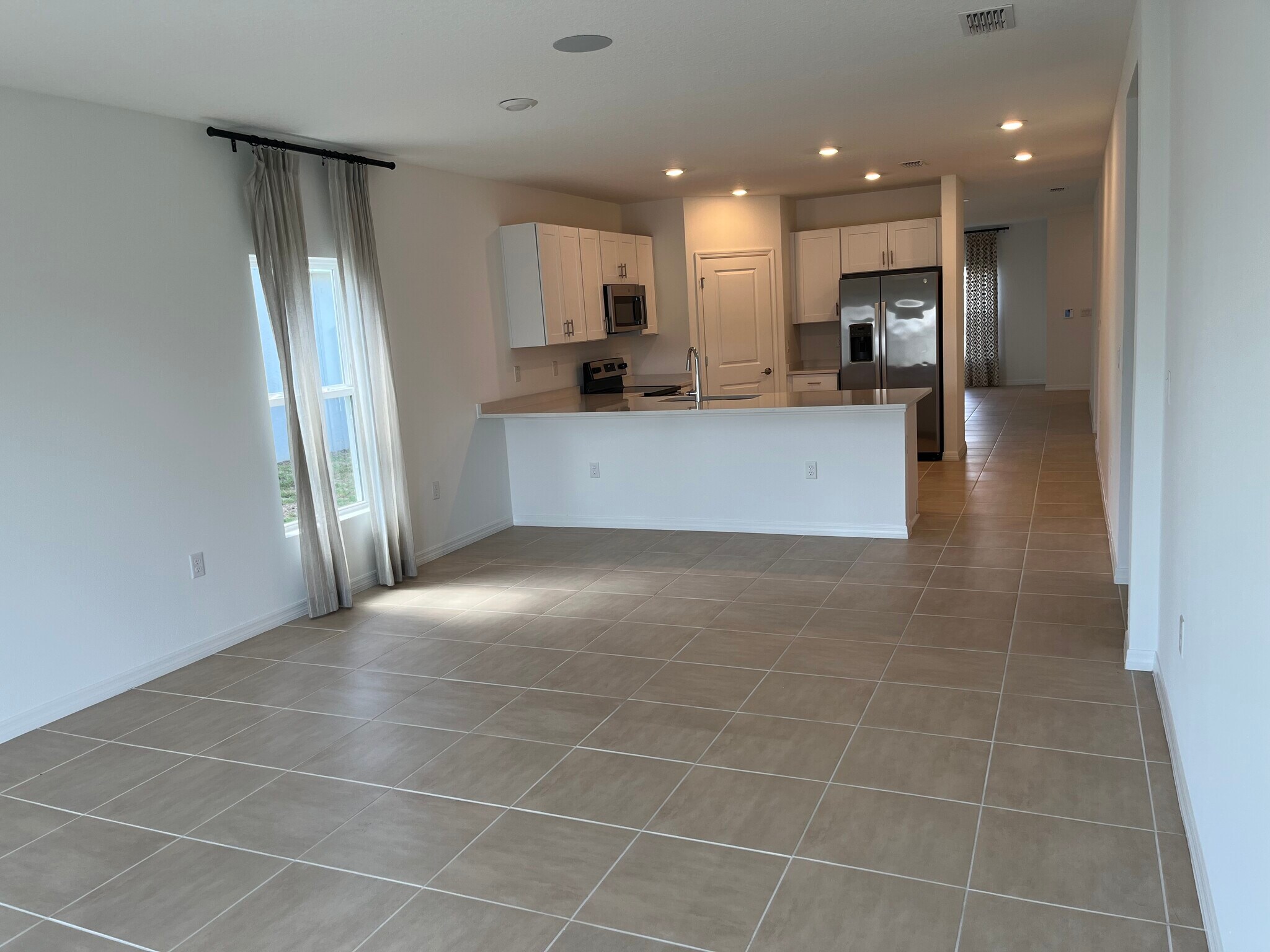 Building Photo - 2571 Driftwood St