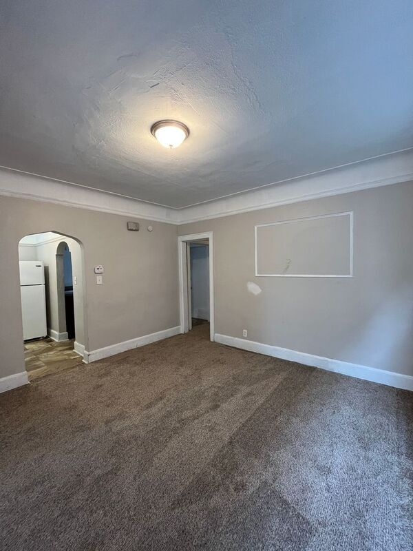 Building Photo - 3224 Calvert Ave