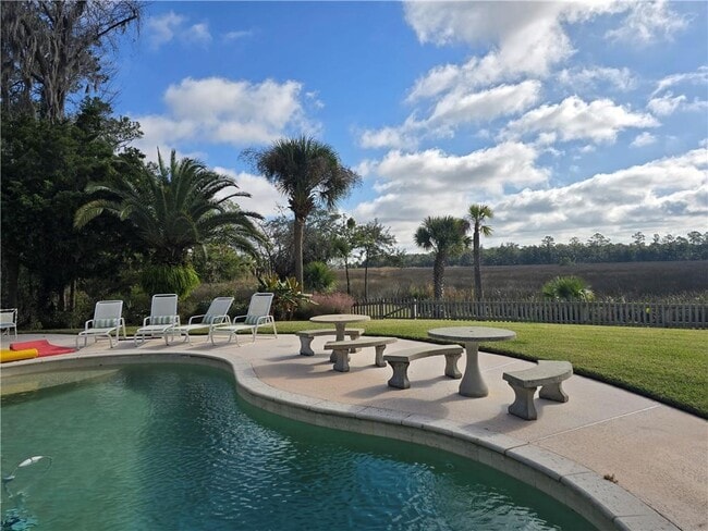 Building Photo - 205 Sutherland Dr