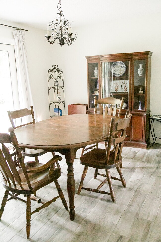 Building Photo - 509 Rivera Dr