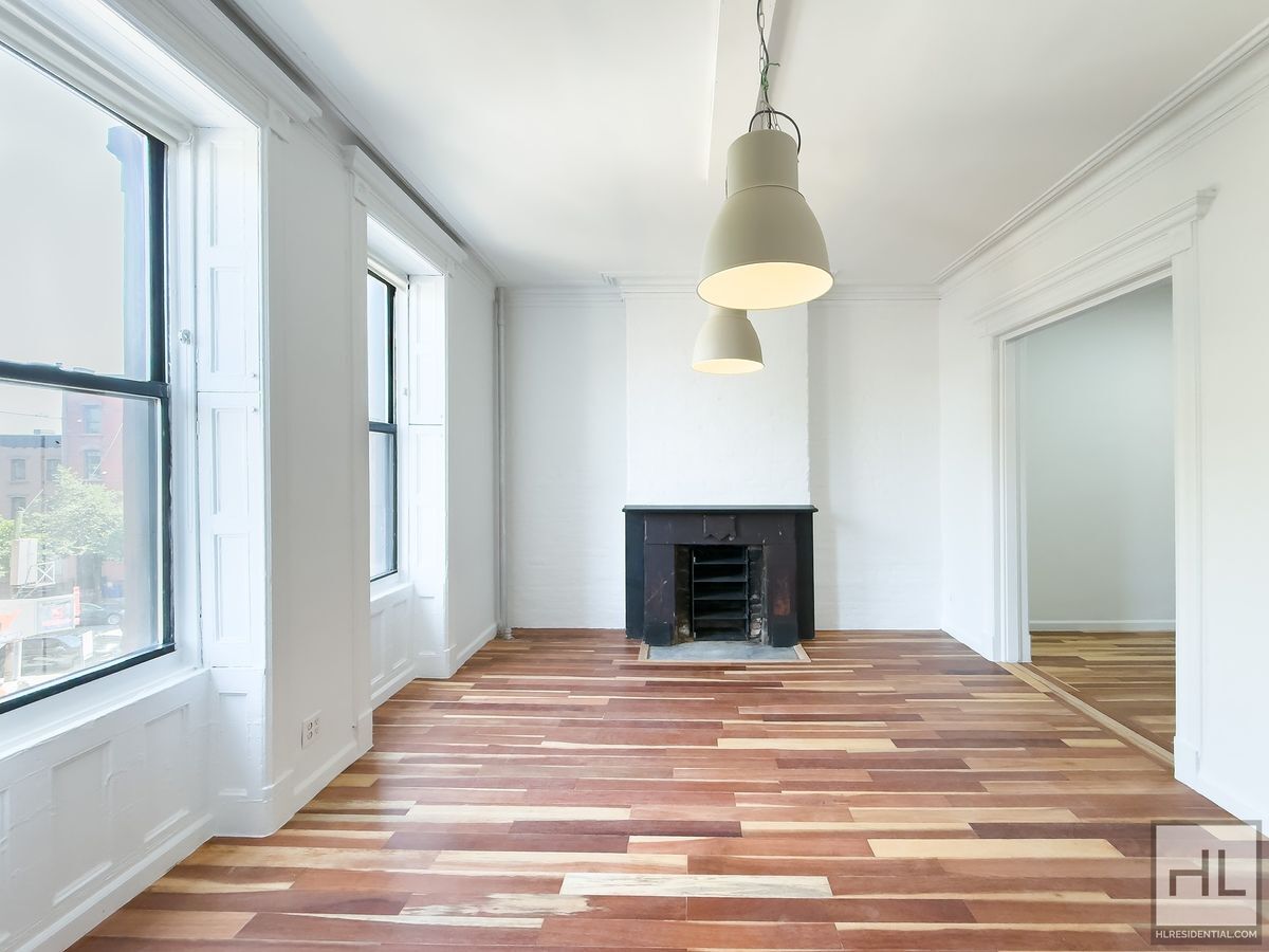Building Photo - Massive Fort Greene 3-Bed 1-Bath / In Unit...