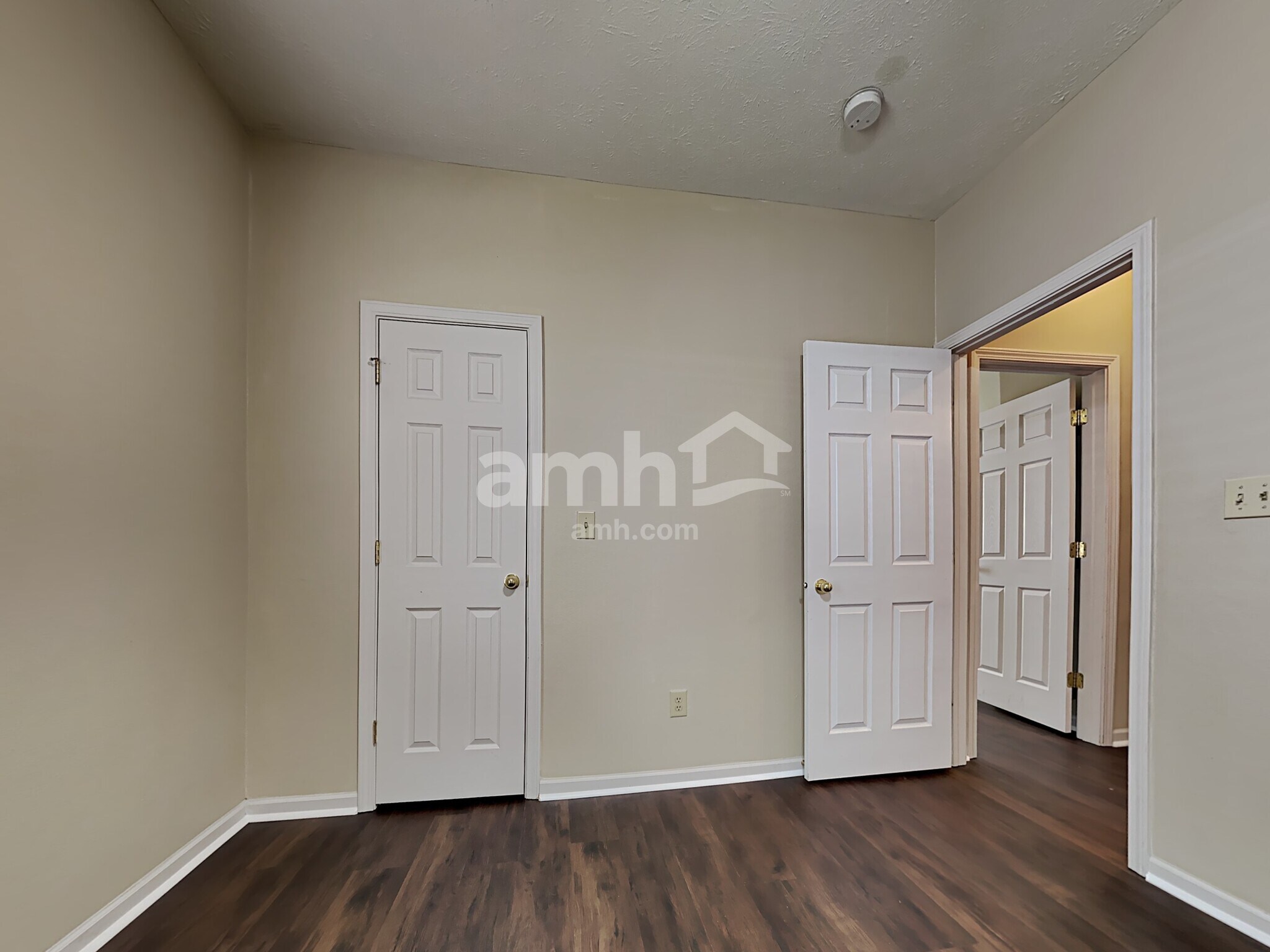 Building Photo - 10087 Sundown Ln