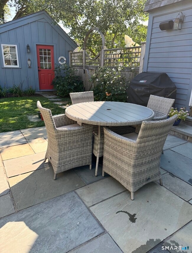 Building Photo - 84 Waterside Ln