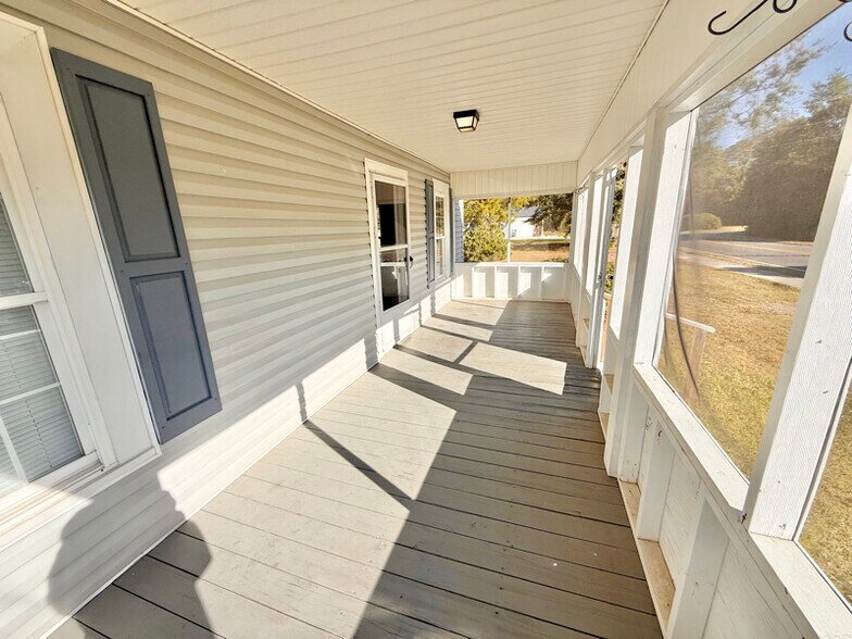 Building Photo - 118 S Tillman St