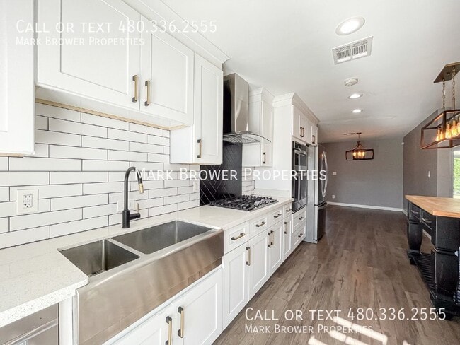 Building Photo - 2201 N 71st St