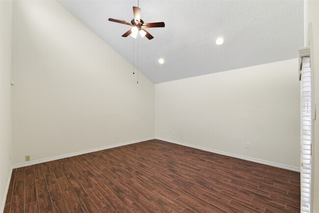 Building Photo - 14210 Briarhills Pkwy